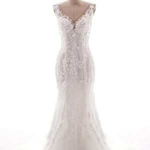Trumpet-Mermaid Court Train Tulle Lace Wedding Dress with Customized Low Back